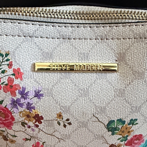 Steve Madden Floral Crossbody Bag - Picture 2 of 10